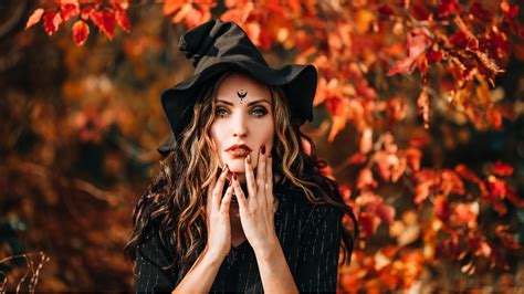 Achieve a Spooky Witch Makeup Look: Beginner's Edition